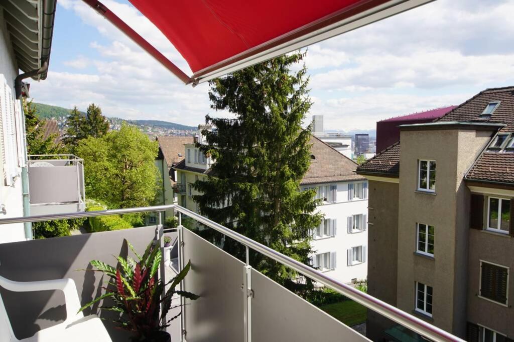 Turicum Apartment Mit Balkon Und Parkplatz Zurich Exterior photo